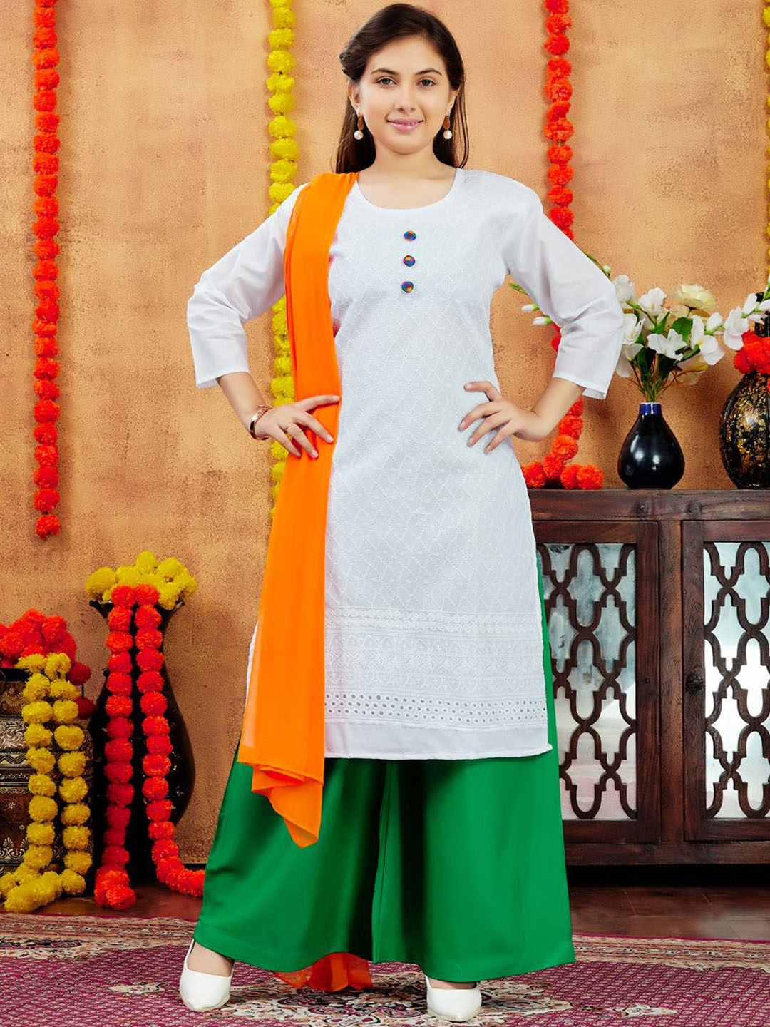 

Sangria Girls White Embroidered Round Neck Pure Cotton Straight Kurta