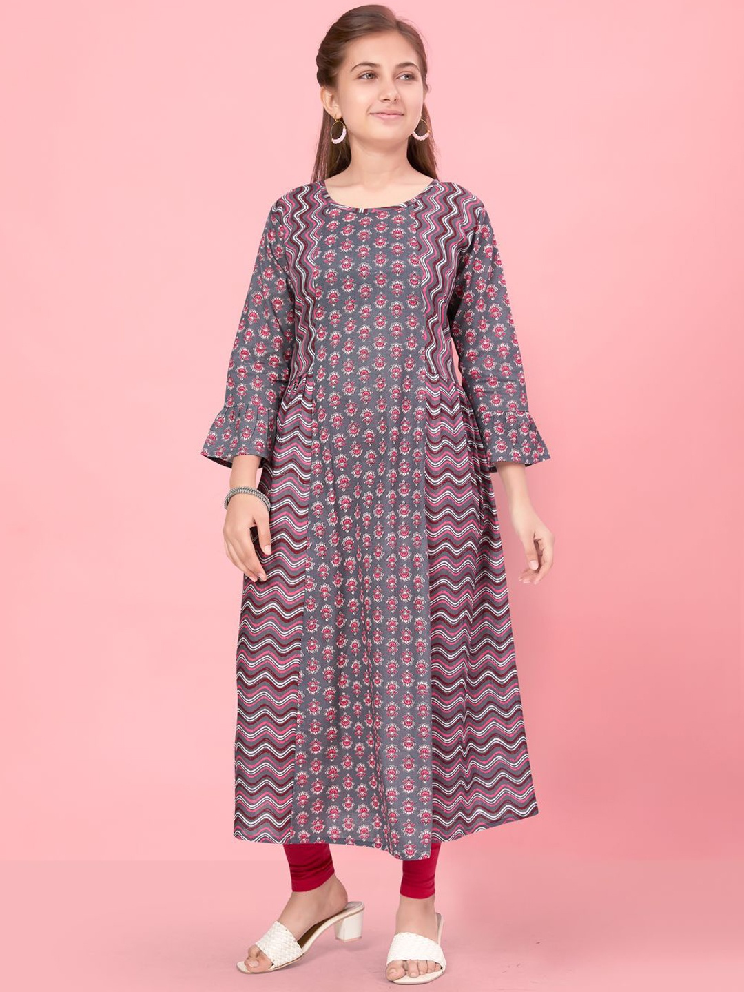 

Sangria Girls Grey Ethnic Motifs Printed Bell Sleeves Panelled Cotton A-Line Kurta