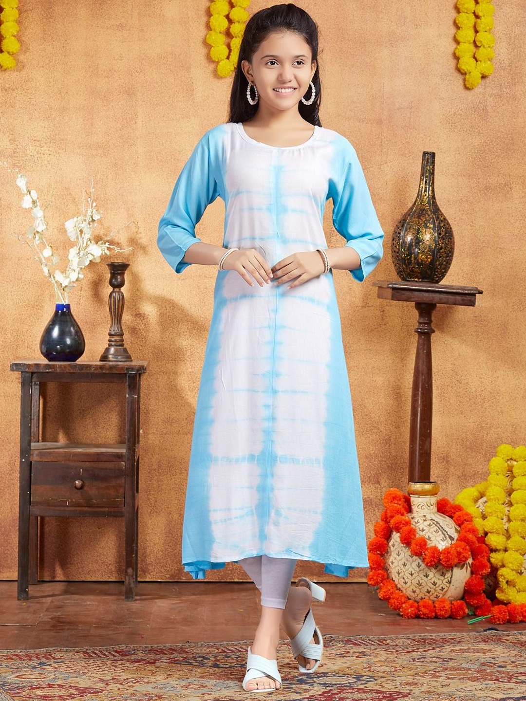 

Sangria Girls Turquoise Blue Tie & Dyed Round Neck A-Line Kurta