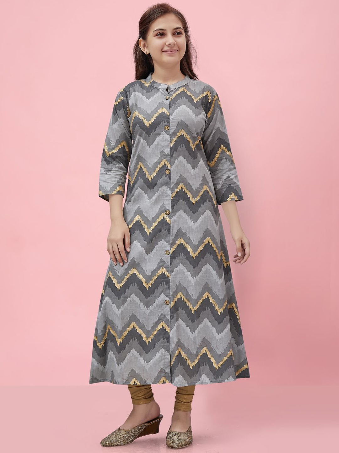 

Sangria Girls Grey Chevron Printed Mandarin Collar Pure Cotton Straight Kurta