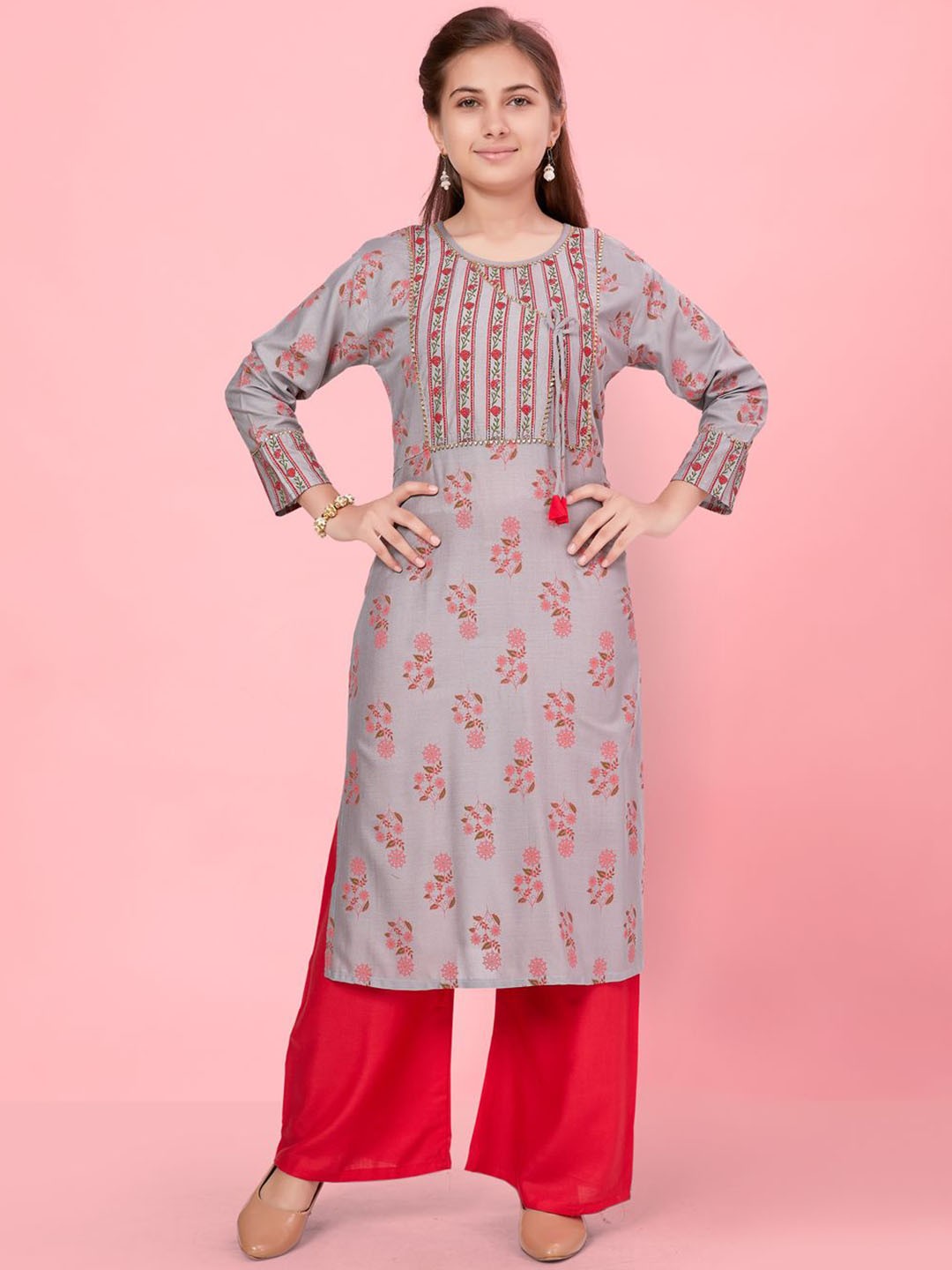

Sangria Girls Grey Floral Printed Round Neck Pure Cotton Straight Kurta