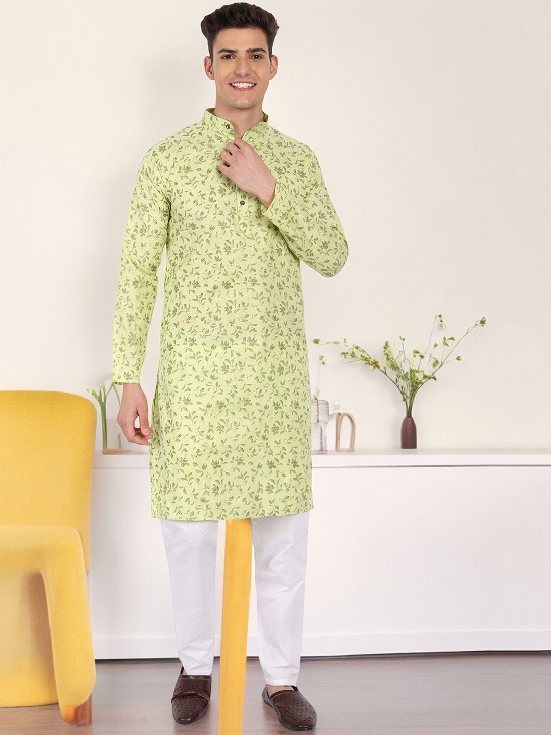 

Moda Rapido Floral Printed Band Collar Pure Cotton Kurta With Pyjamas, Lime green