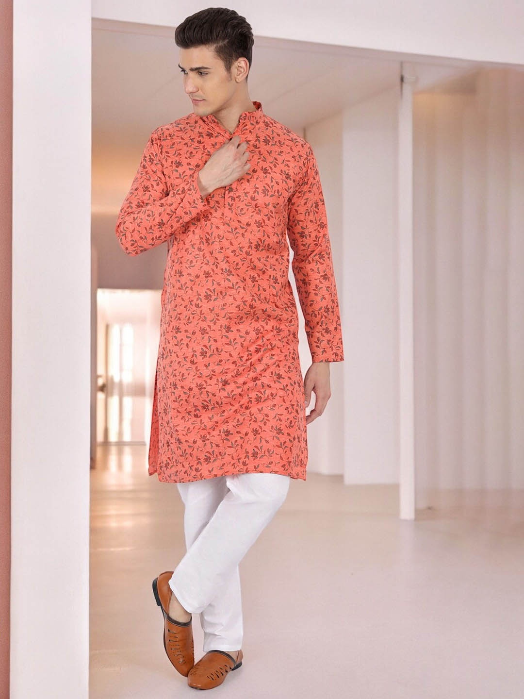 

Moda Rapido Floral Printed Band Collar Pure Cotton Kurta With Pyjamas, Red