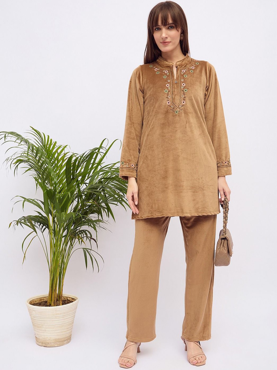 

UNEMODE Embroidered Mandarin Collar Tunic And Trouser, Camel brown