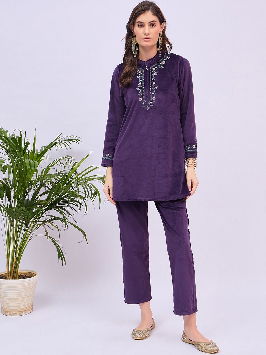 

UNEMODE Embroidered Mandarin Collar Tunic And Trouser, Purple