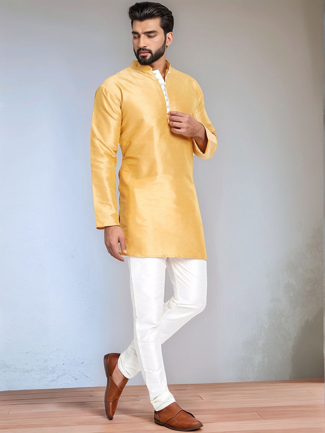 

Moda Rapido Mandarin Collar Thread Work Kurta With Pyjamas, Gold