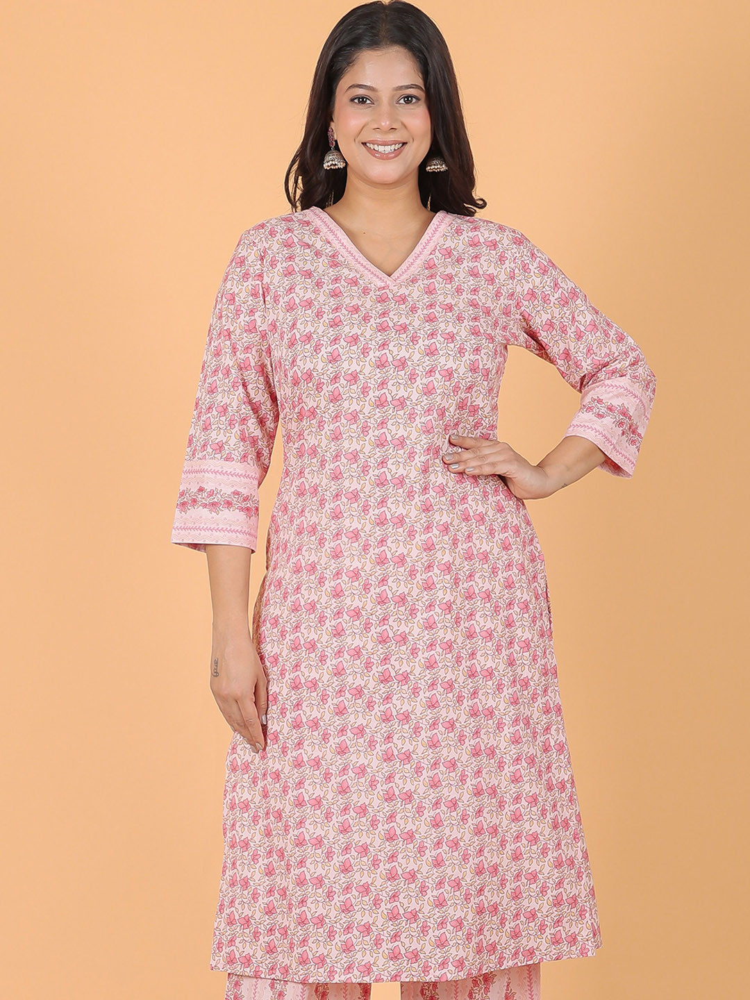 

Aramya Floral Printed V-Neck Cotton Straight Kurta, Pink