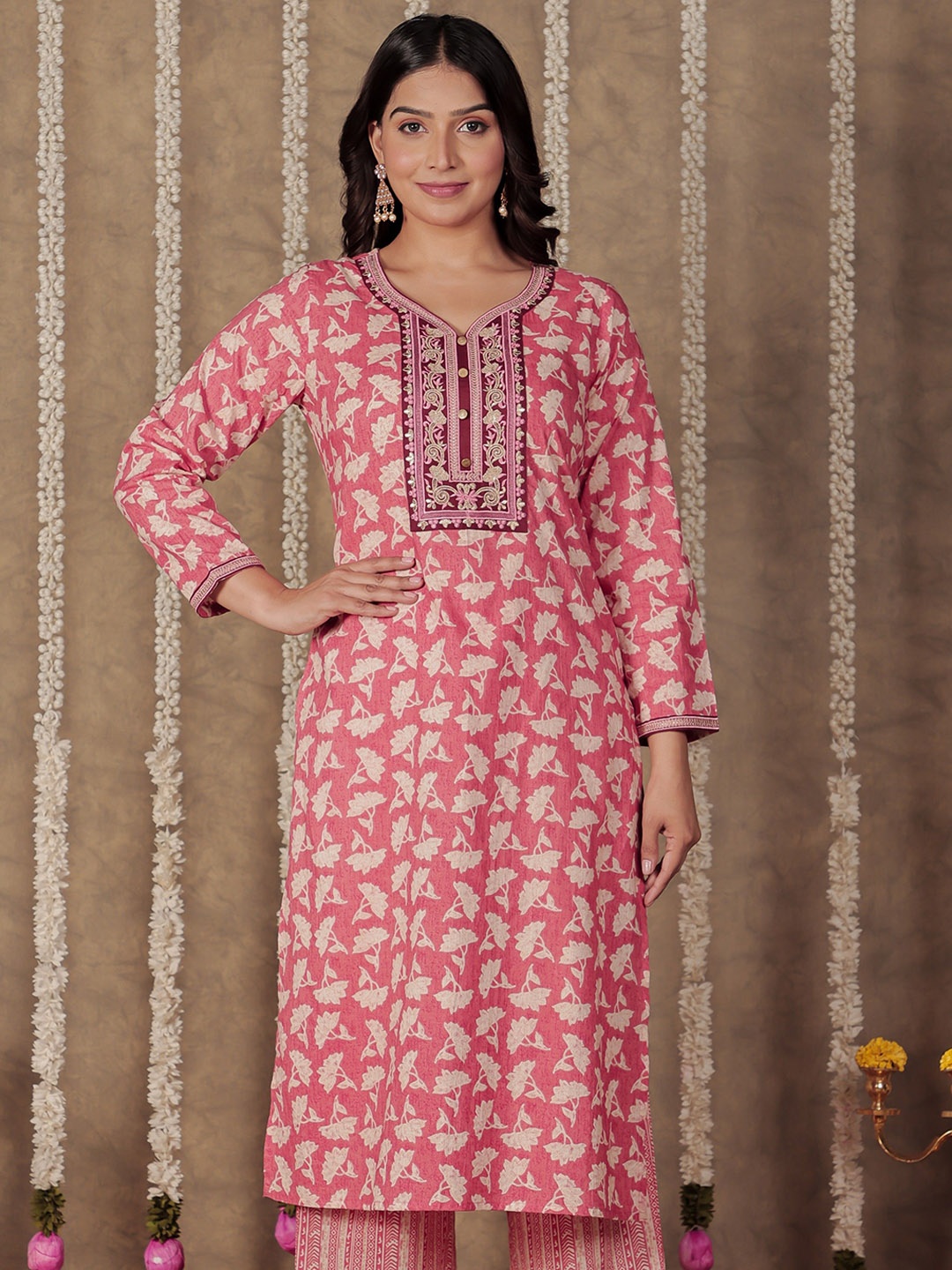 

Aramya Floral Printed Cotton Straight Kurta, Pink