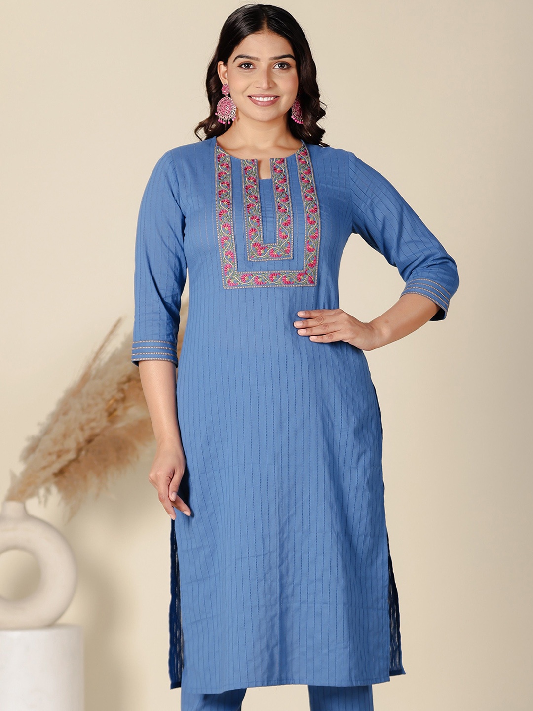

Aramya Floral Textured Yoke Design Notch-Neck Cotton Straight Kurta, Blue