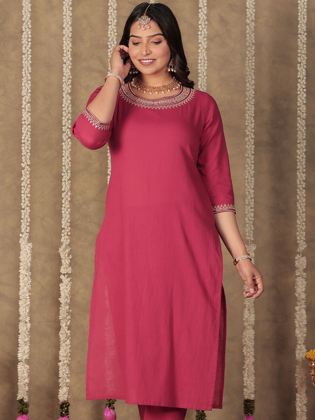 

Aramya Round Neck Thread Work Linen Cotton Straight Kurta, Maroon