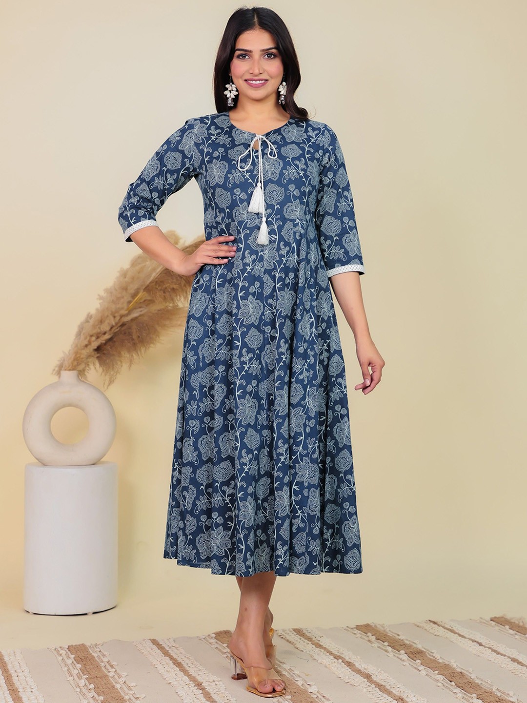 

Aramya Floral Printed Keyhole Neck Cotton Anarkali Kurta, Blue
