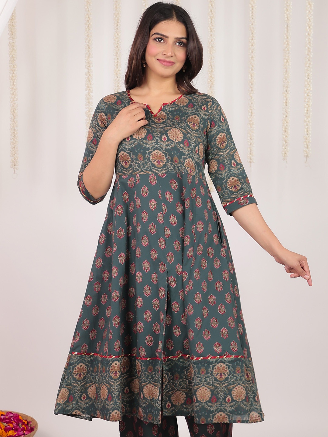 

Aramya Ethnic Motifs Printed Panelled Notch-Neck Cotton Anarkali Kurta, Green