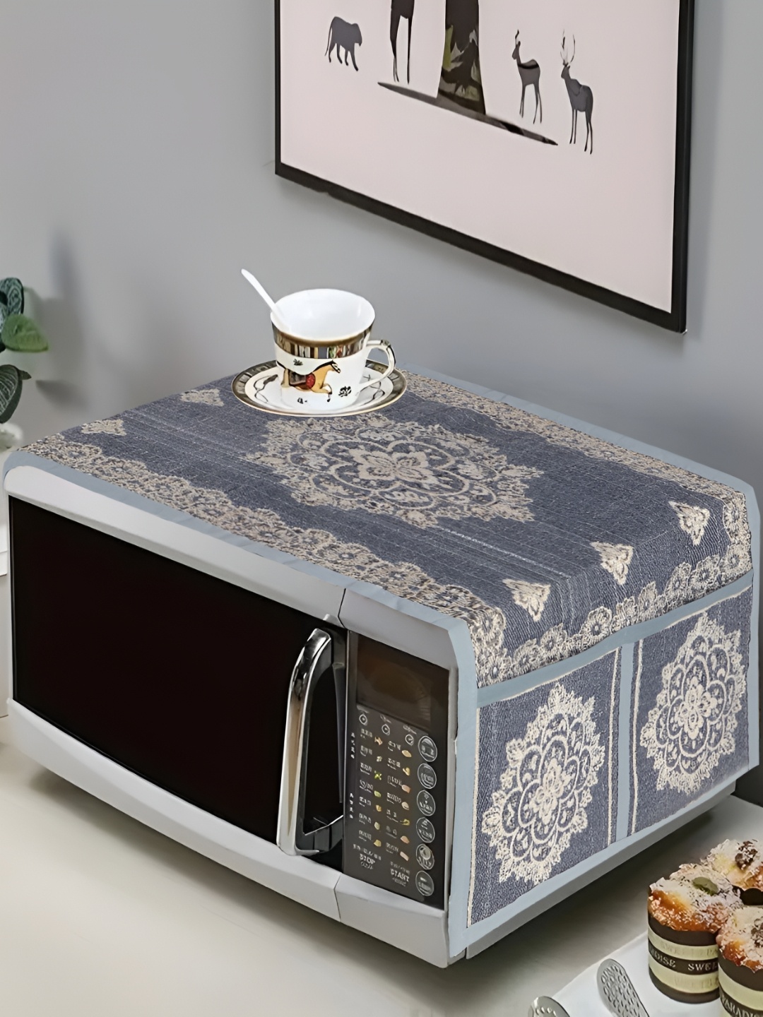 

Dakshya Industries Grey & Beige Floral Printed Microwave Oven Appliance Cover