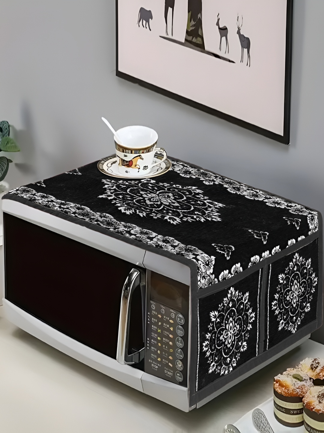 

Dakshya Industries Black & White Floral Printed Microwave Oven Appliance Cover