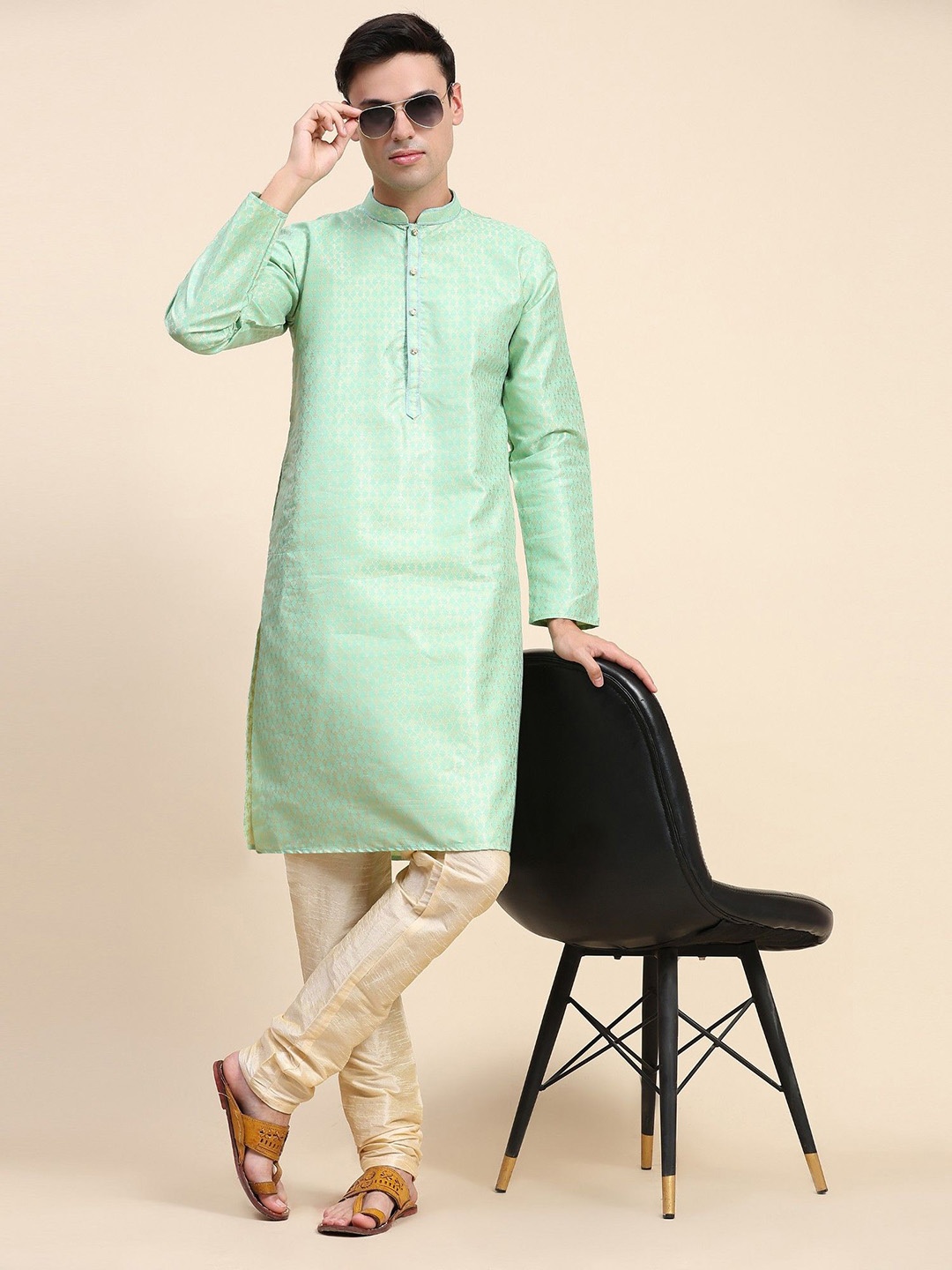 

Moda Rapido Ethnic Motifs Printed Mandarin Collar Stones & Beads Work Kurta With Pyjamas, Green