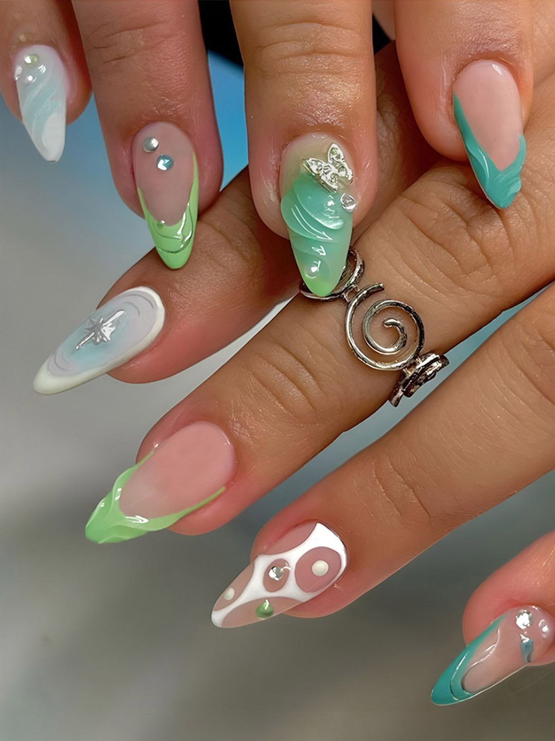 

Secret Lives Set Of 24 Glossy With 3D Pearls & 3D Silver Fly Design Artificial Nails, Green