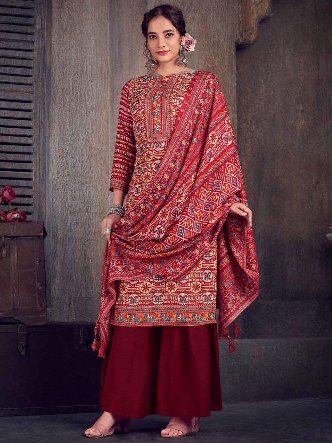 

REET MAHAL Floral Printed Pashmina Unstitched Dress Material, Red