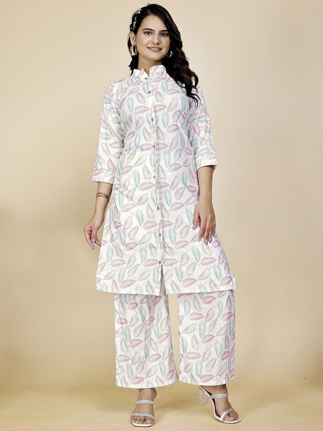 

BAESD Floral Printed Mandarin Collar Straight Kurta With Palazzos, White
