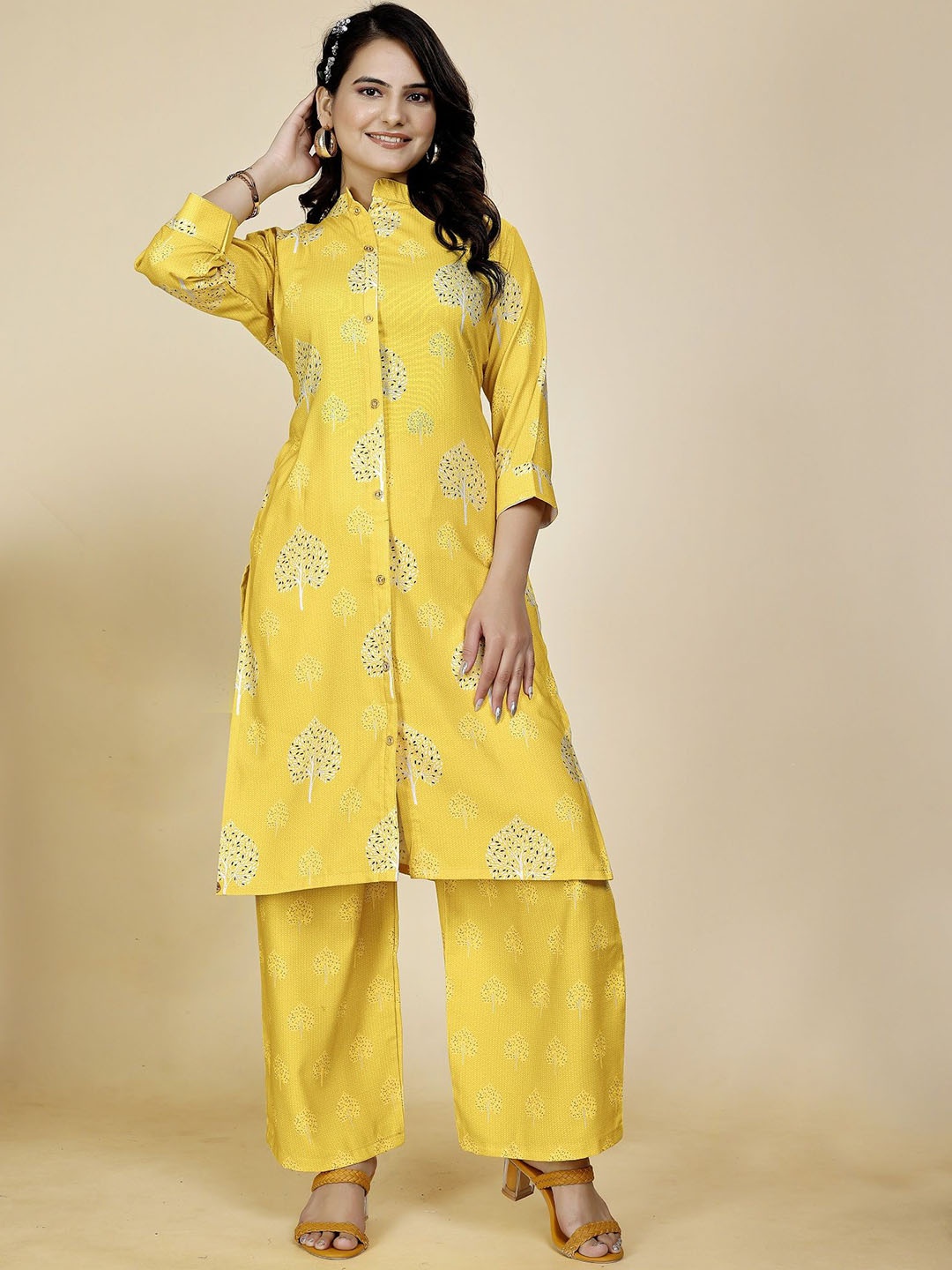 

BAESD Floral Printed Mandarin Collar A-Line Kurta with Palazzos, Yellow