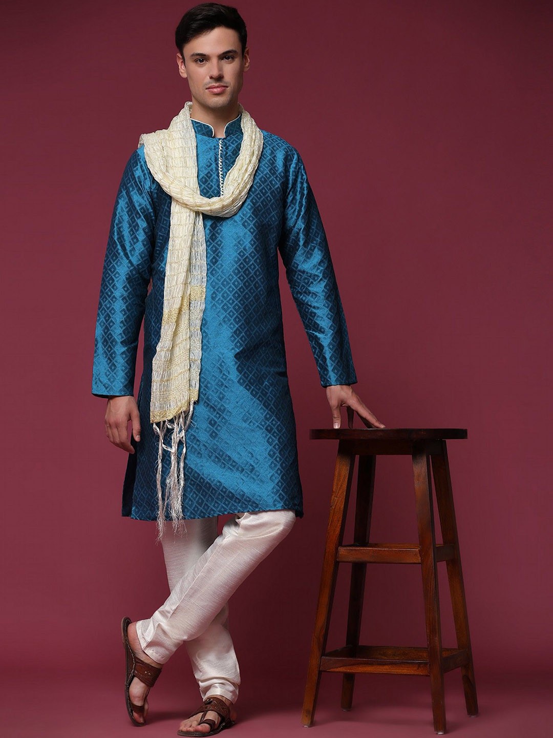 

Moda Rapido Geometric Mandarin Collar Thread Work Kurta With Pyjamas, Turquoise blue