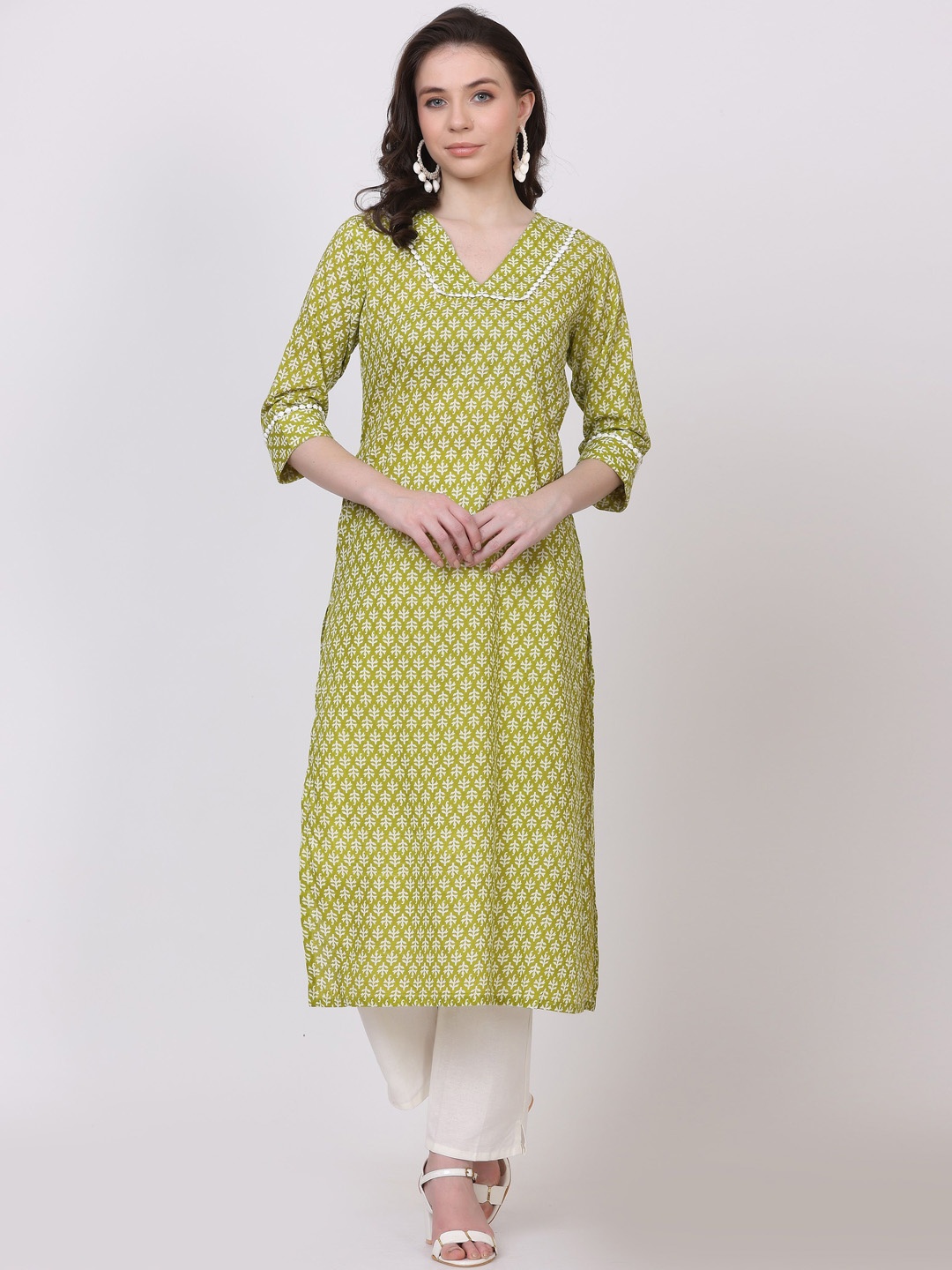 

Jivitha Floral Printed Cotton V-Neck Straight Kurta, Green