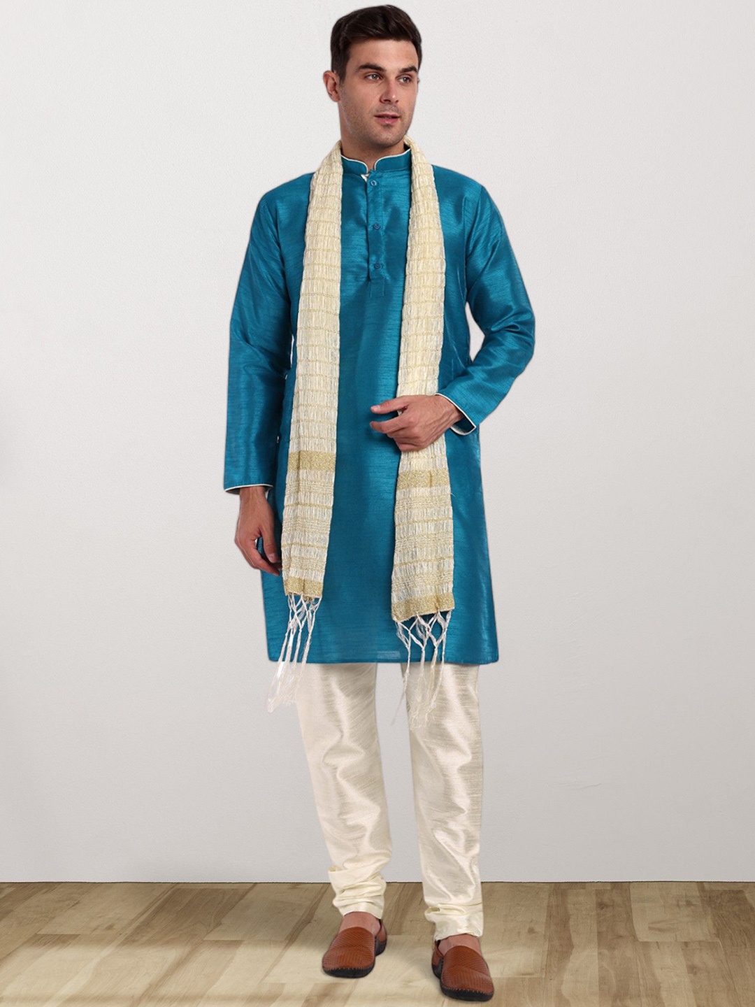 

Moda Rapido Mandarin Collar Thread Work Kurta With Pyjamas & Dupatta, Turquoise blue