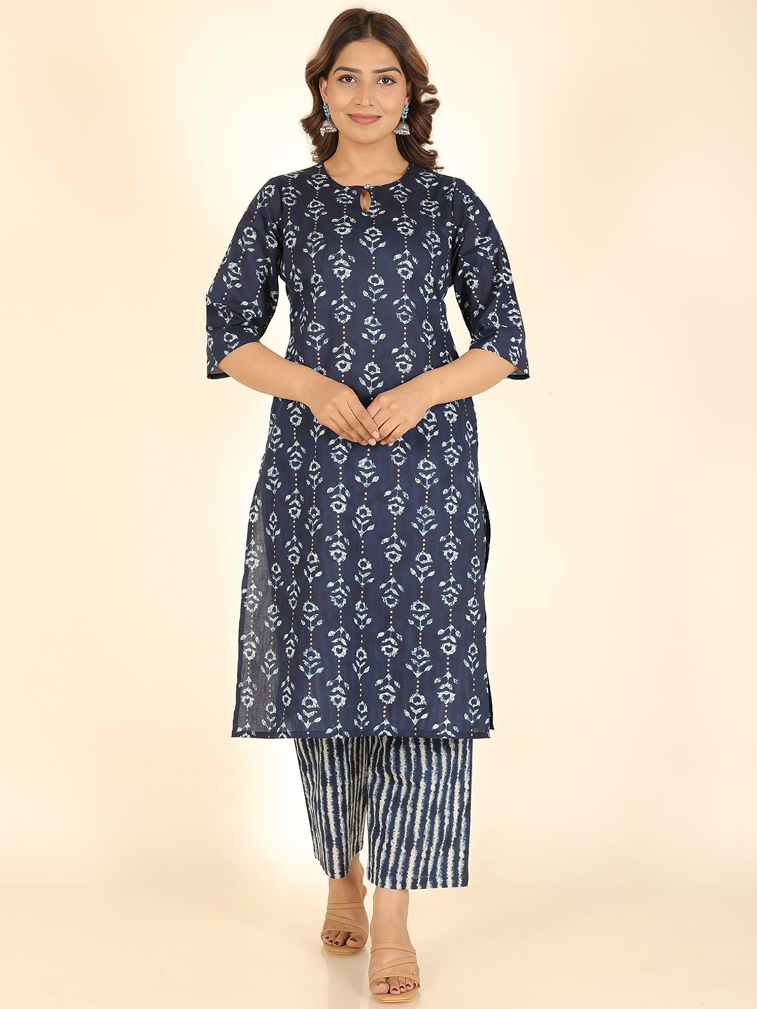 

Aramya Ethnic Motifs Printed Key Hole Neck Straight Pure Cotton Kurta With Trouser, Blue