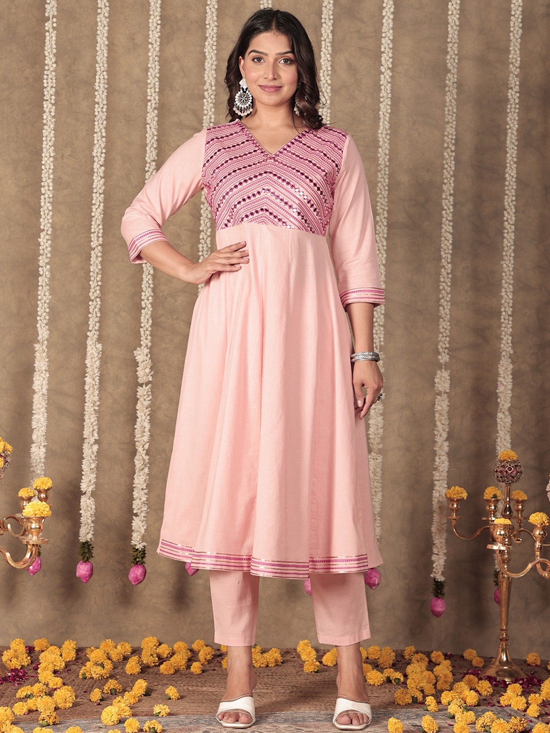 

Aramya Women Panelled Thread Work Pure Cotton Kurta with Trousers, Pink