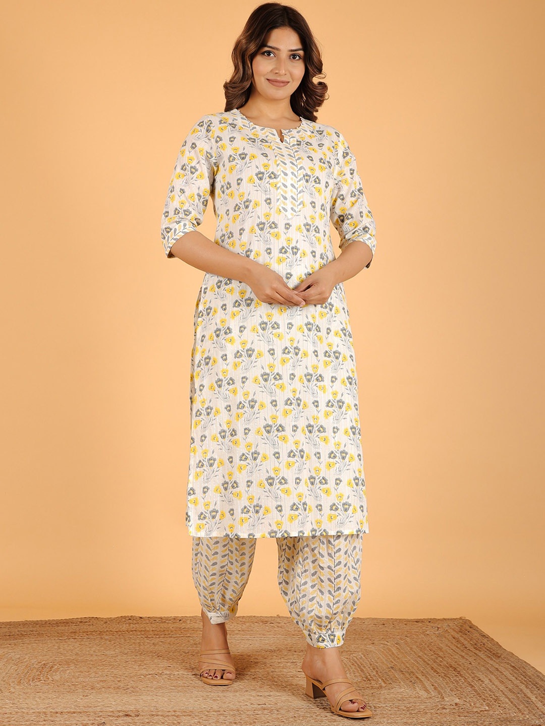 

Aramya Floral Printed Notch Neck Pure Cotton Straight Kurta With Salwar, Off white