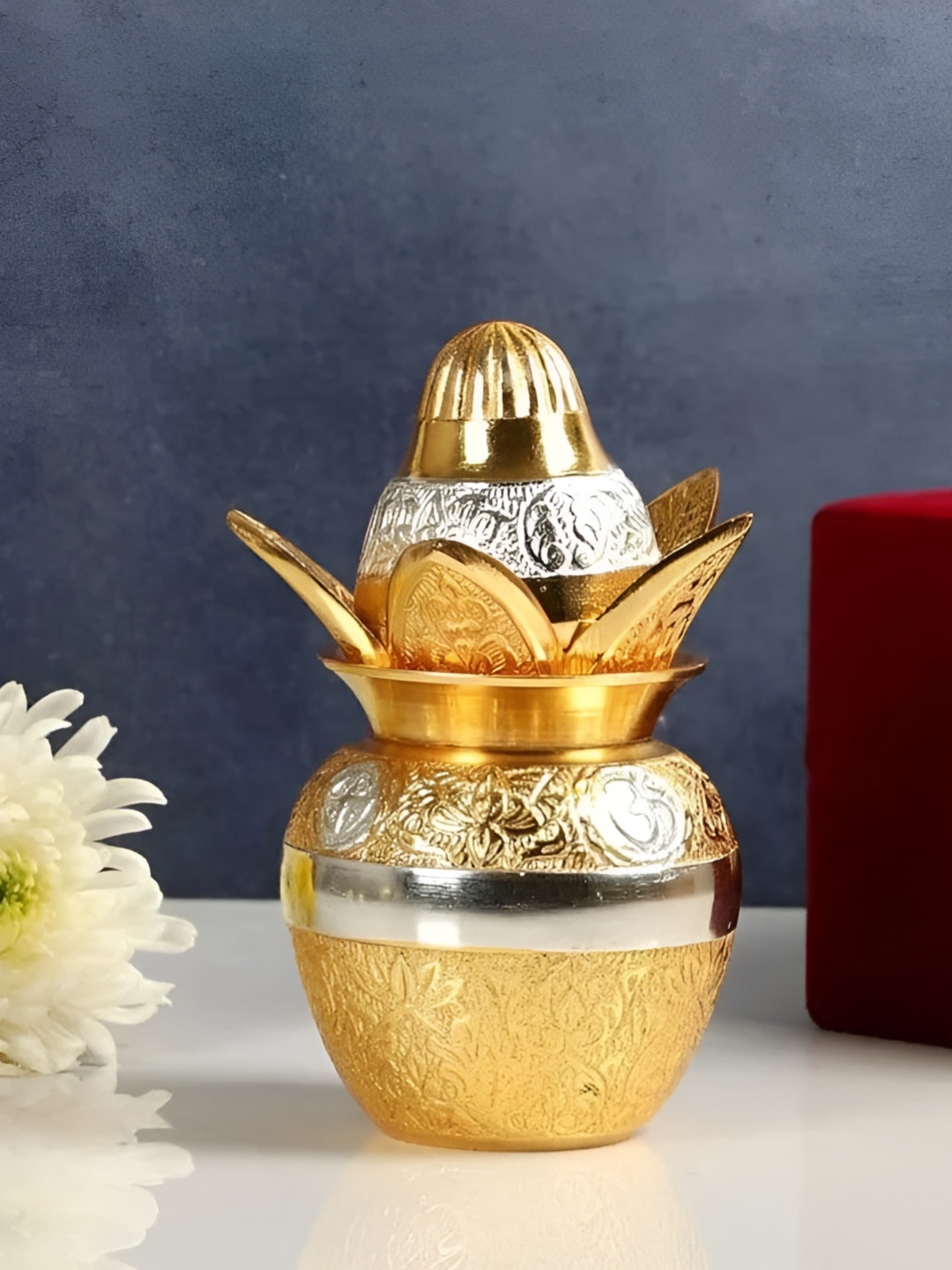 

THE HOME CO. Gold-Toned & Silver-Toned Mangal Kalash With Coconut & Leaves