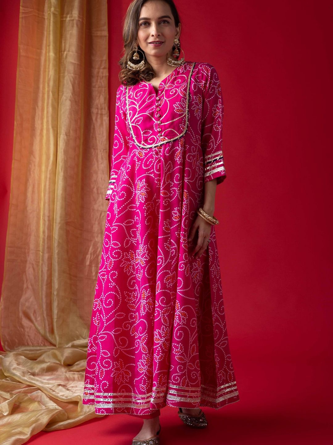 

KUSVAA Bandhani Printed Gotta Patti Anarkali Kurta With Trouser, Pink