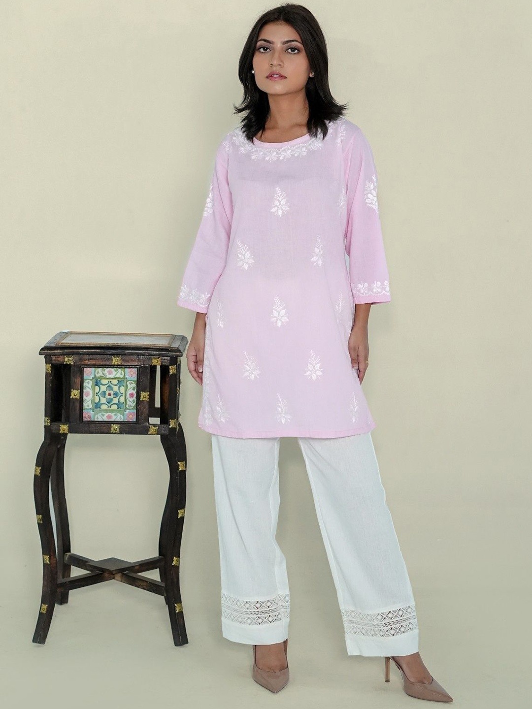 

Ethnic Threads Floral Embroidered Chikankari Pure Cotton Straight Kurti, Pink