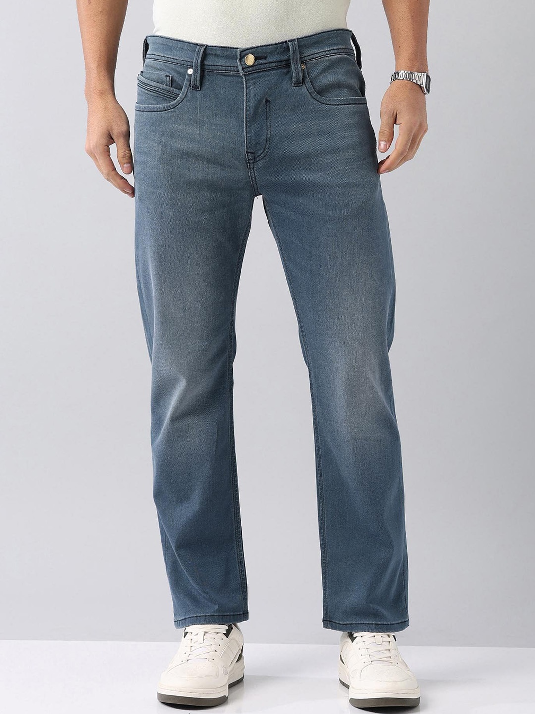 

AD By Arvind Men Low Distress Light Fade Jeans, Blue