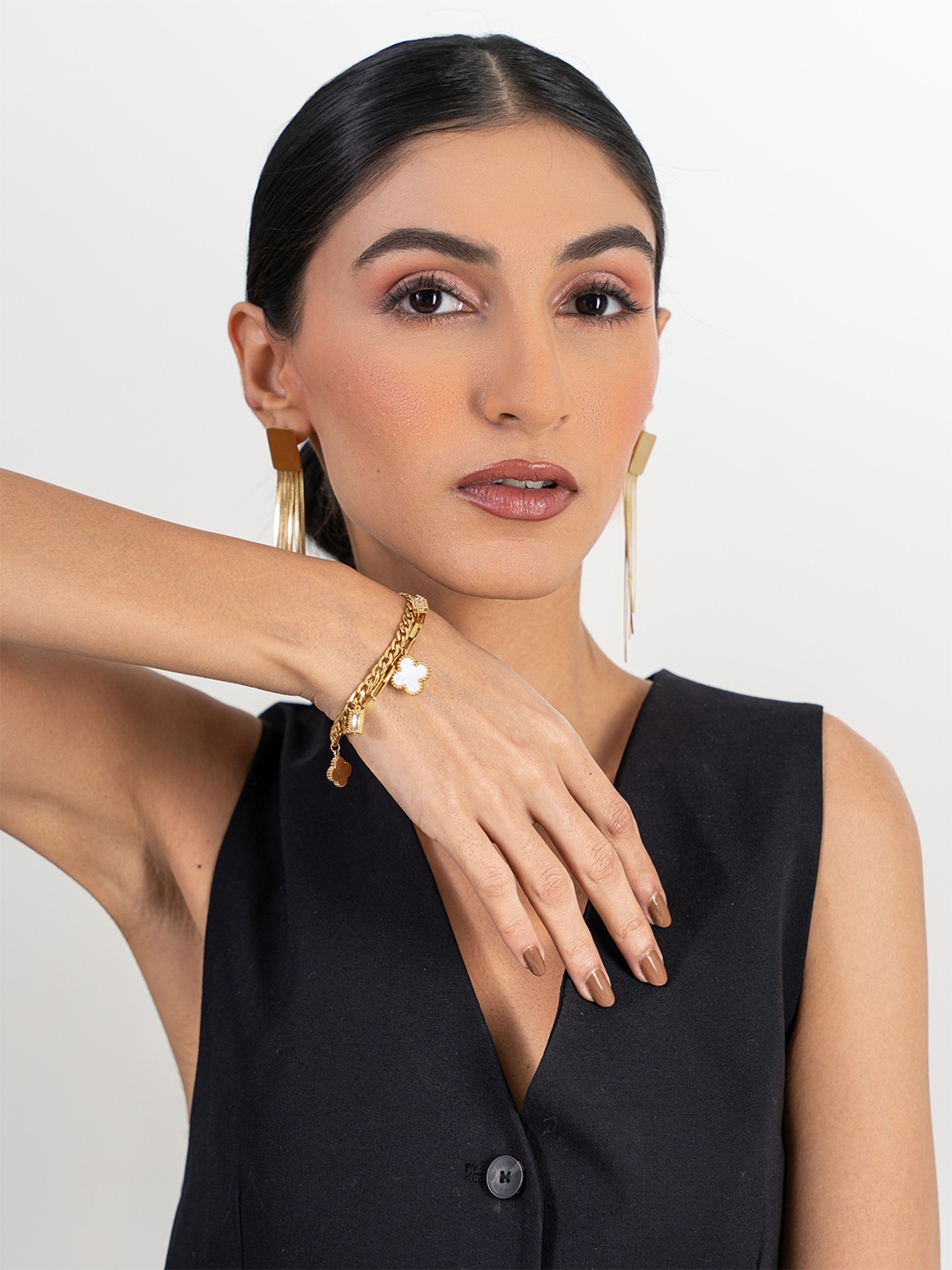 

ZAISHA 18K Gold Plated Stainless Steel Clover Crystal Dainty Multistrand Bracelet