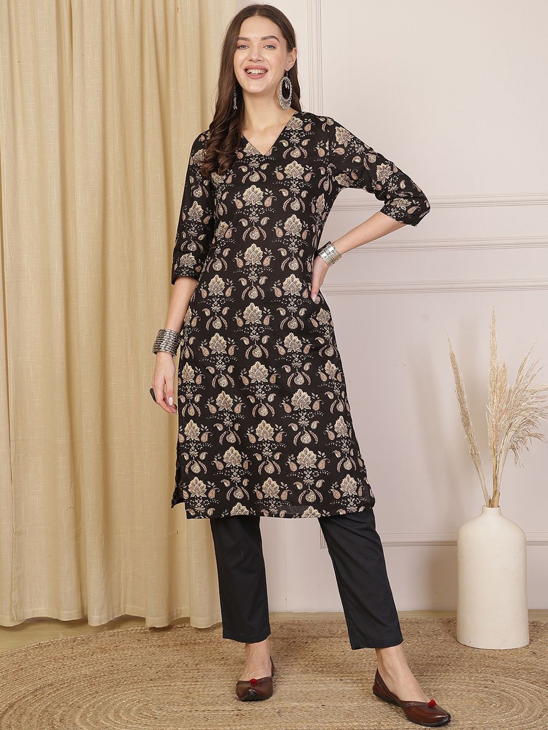 

Anouk Rustic Women Floral Printed Kurta, Black