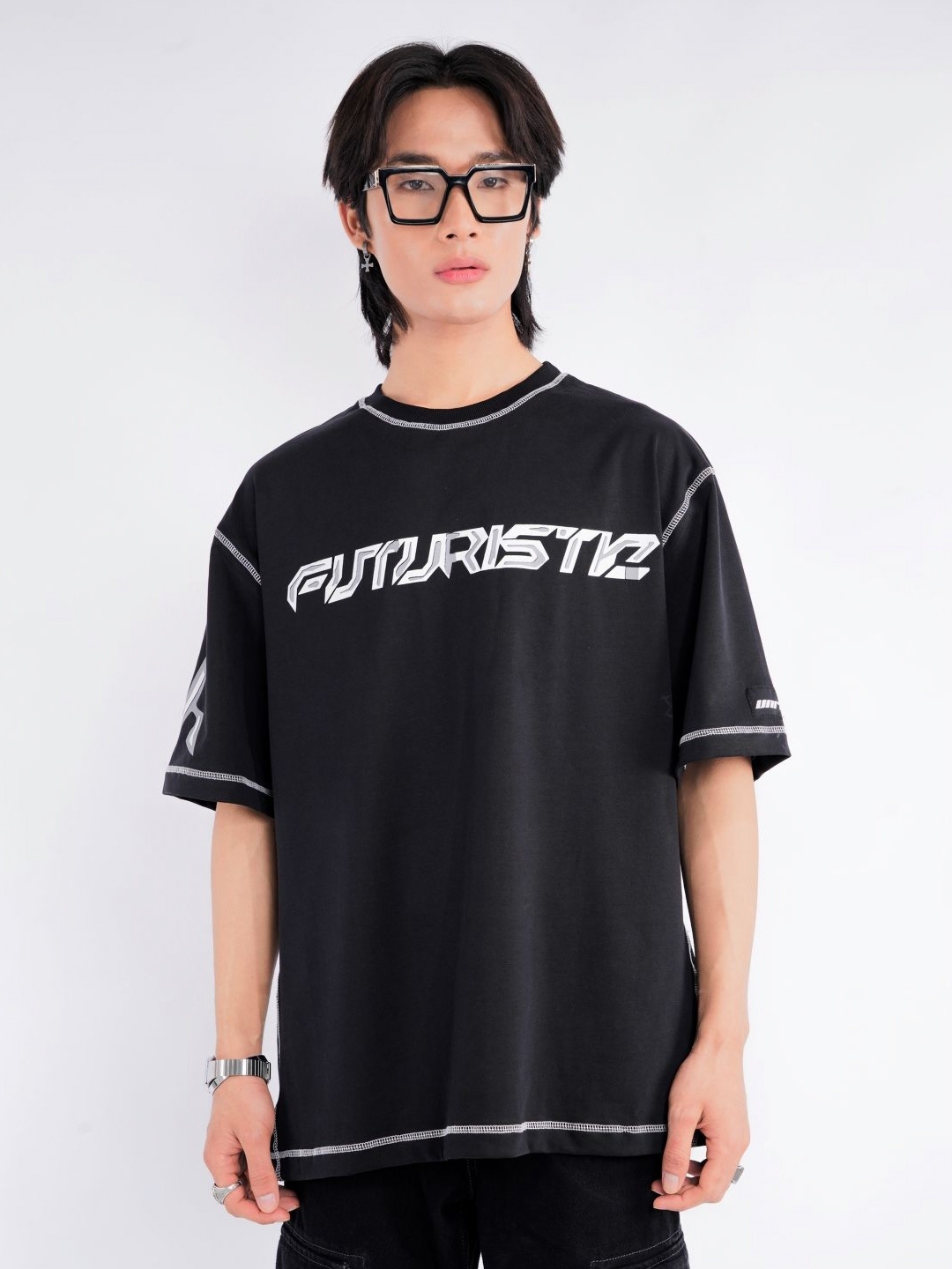 

HERE&NOW Men Graphic Printed Drop-Shoulder Sleeves Relaxed Fit Casual T-shirt, Black