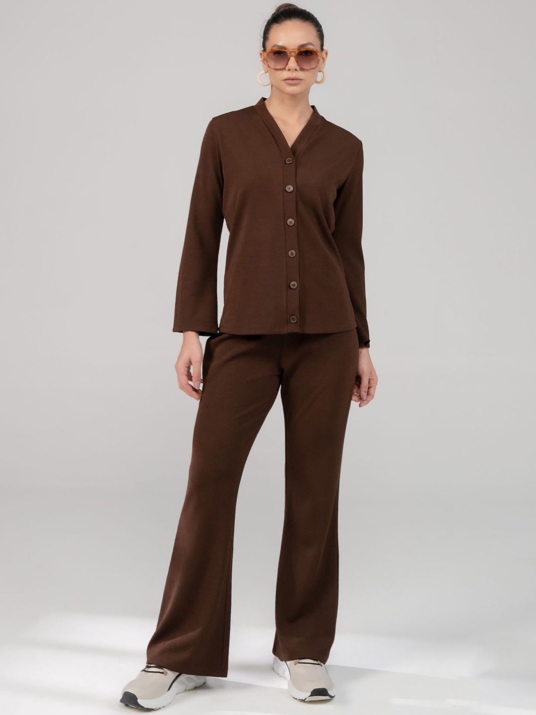 

EDRIO V-Neck Rib Knit Shirt With Trouser, Brown