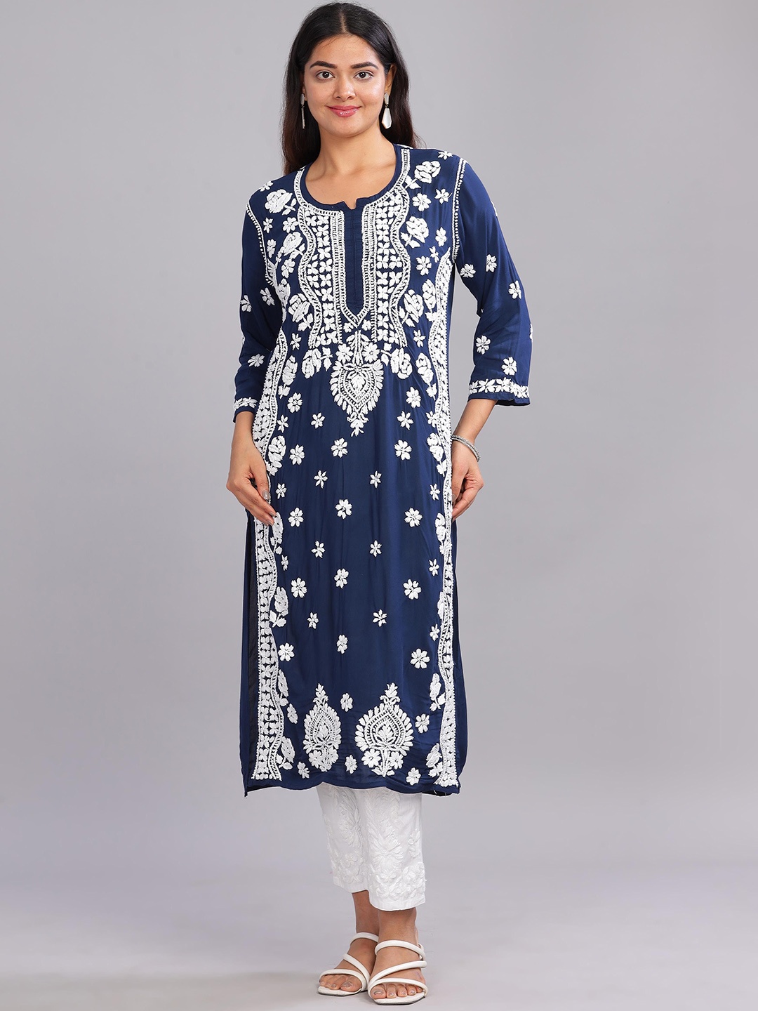 Club Loom Floral Chikankari Round Neck Straight Kurta, Blue