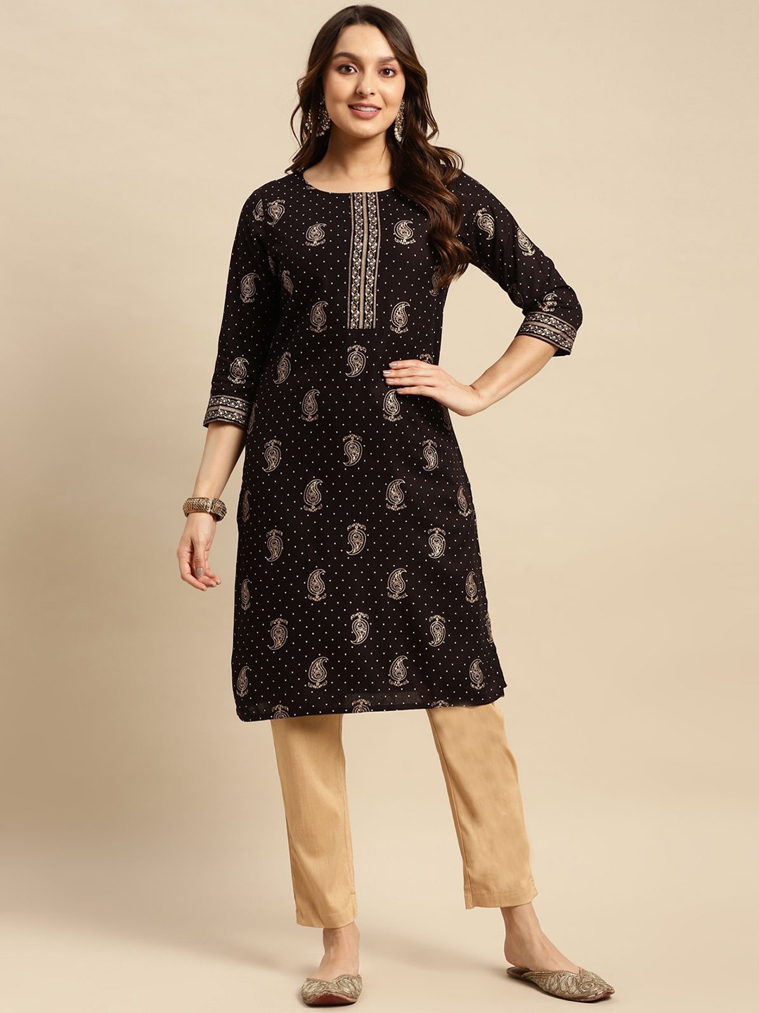 

Rangita Paisley Printed Round Neck Straight Kurta, Black