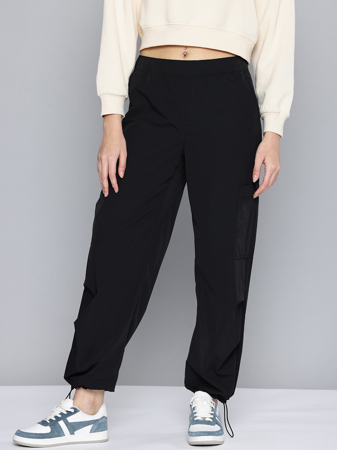 

Levis Women Loose Fit Joggers, Black