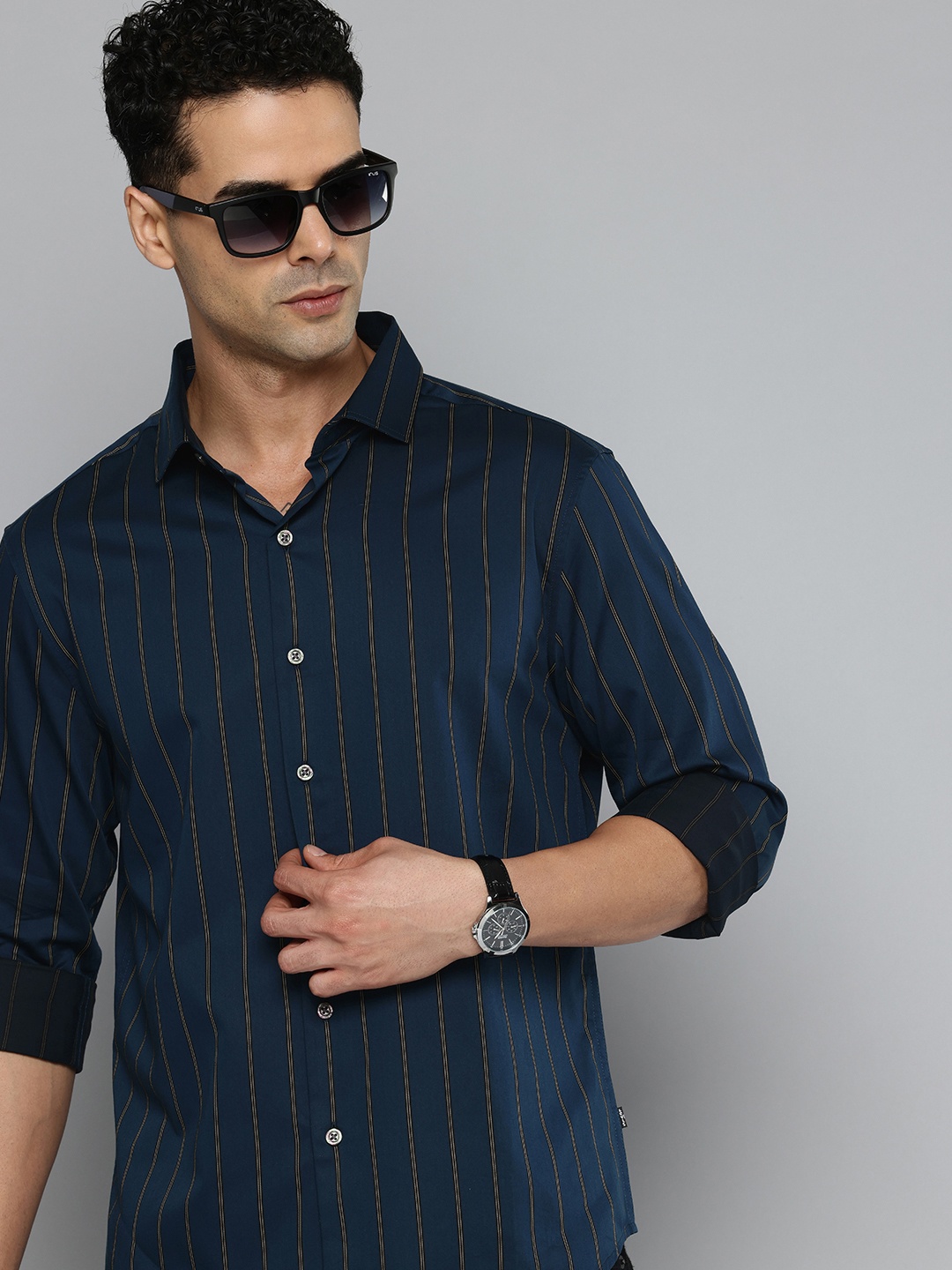 

Levis Slim Fit Striped Pure Cotton Casual Shirt, Navy blue