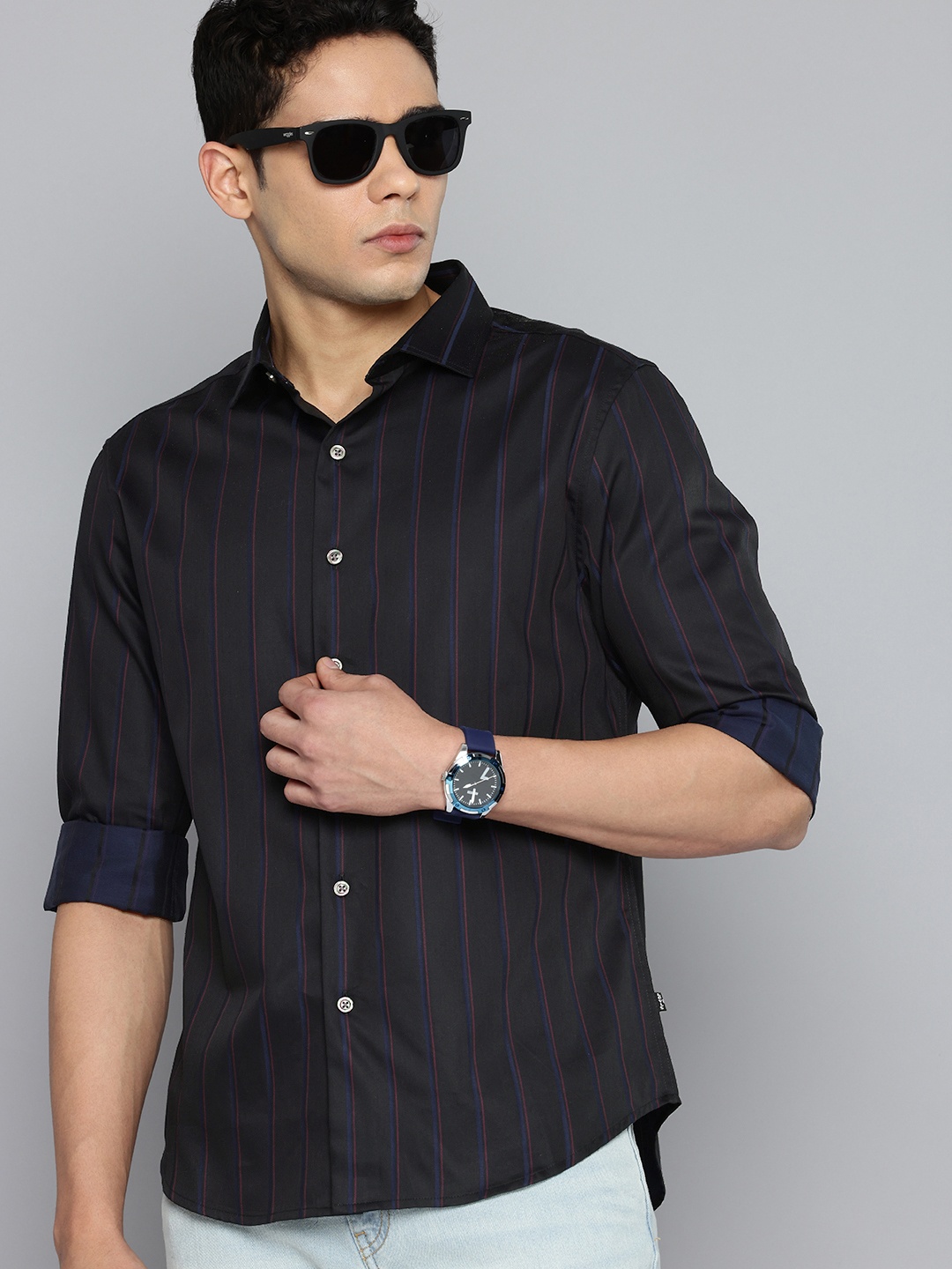 

Levis Slim Fit Opaque Striped Pure Cotton Casual Shirt, Black