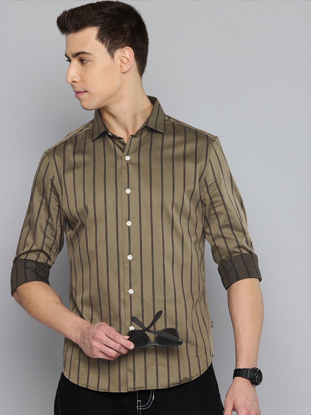 

Levis Pure Cotton Slim Fit Striped Casual Shirt, Olive