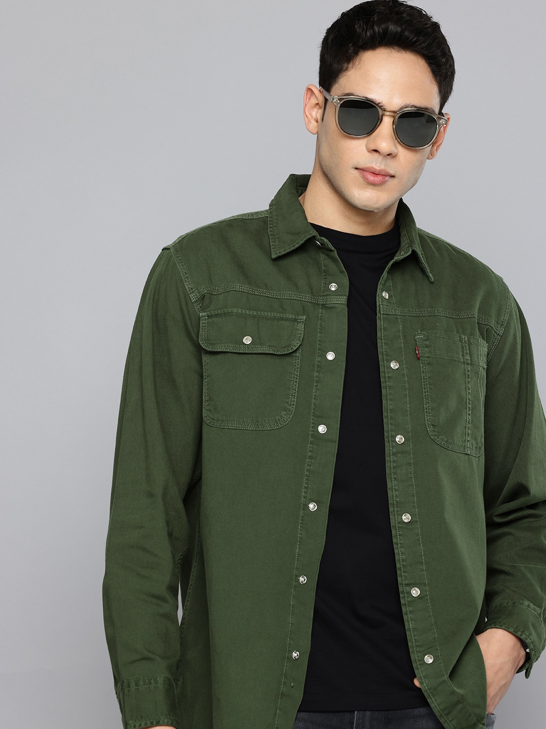 

Levis Pure Cotton Relaxed Fit Casual Shirt, Olive