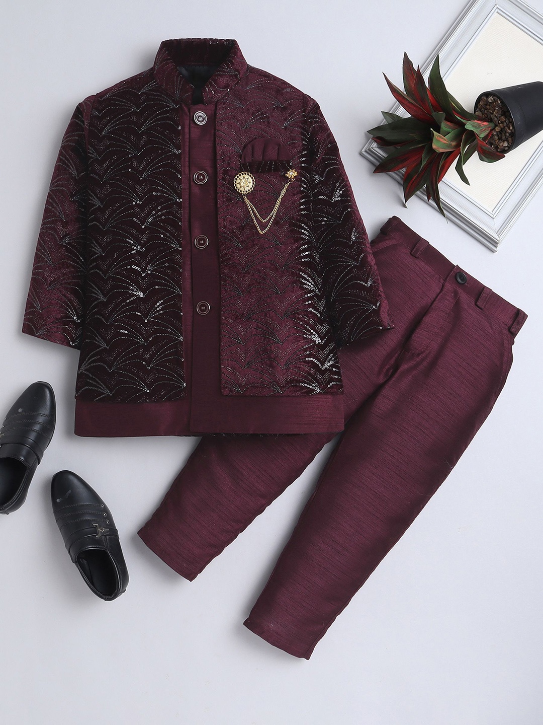 

ahhaaaa Boys Ethnic Motifs Embroidered Mandarin Collar Sequinned Velvet Kurta With Pyjamas, Coffee brown