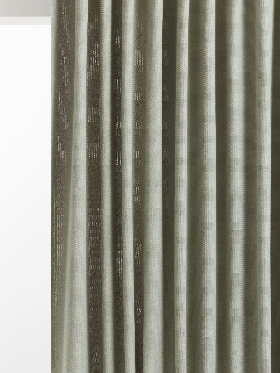 

H&M Green 1-Pack Long & Wide Pure Cotton Curtain Length