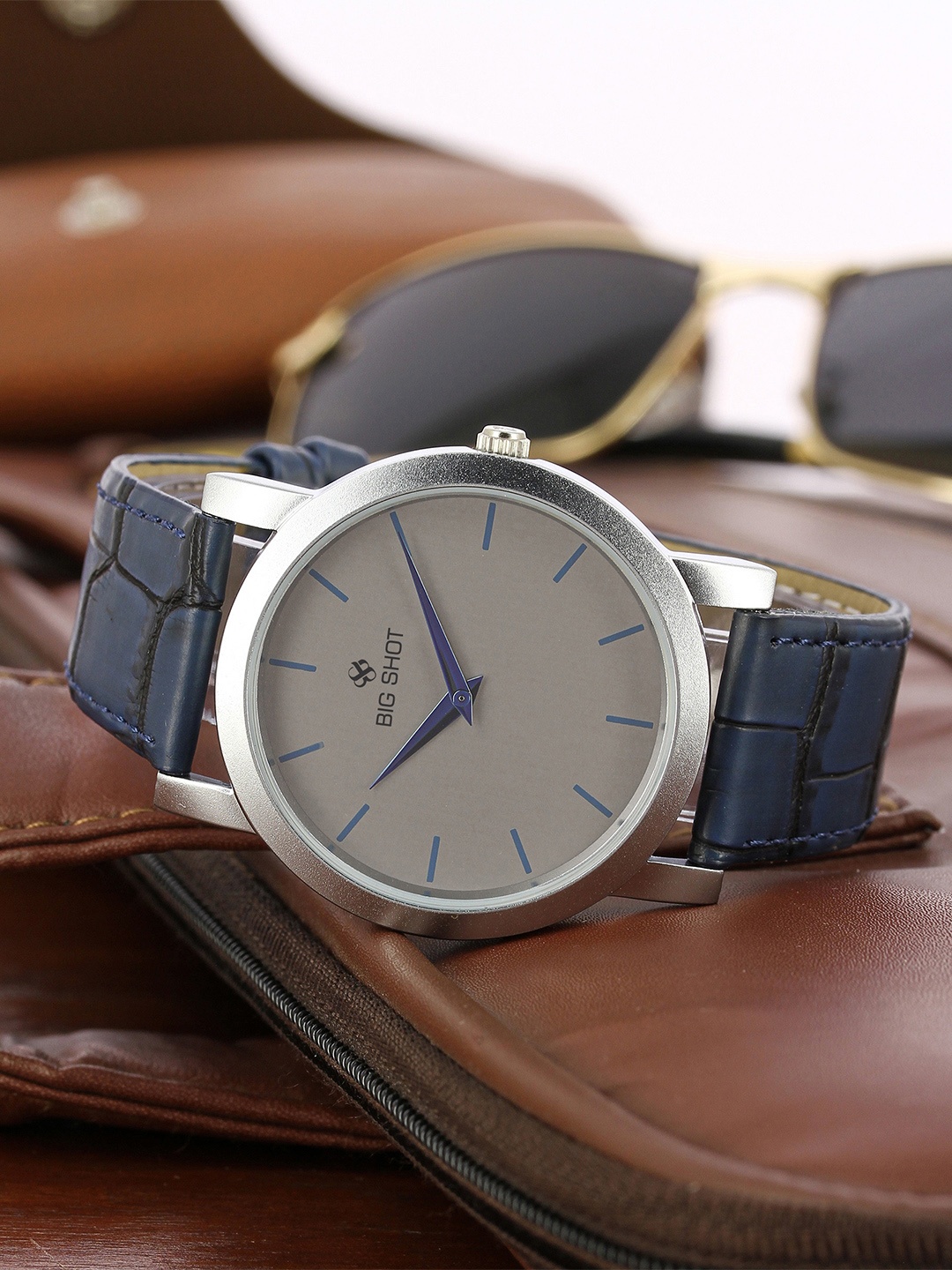 

BIG SHOT Men Brass Dial & Leather Straps Analogue Watch BSM015A, White