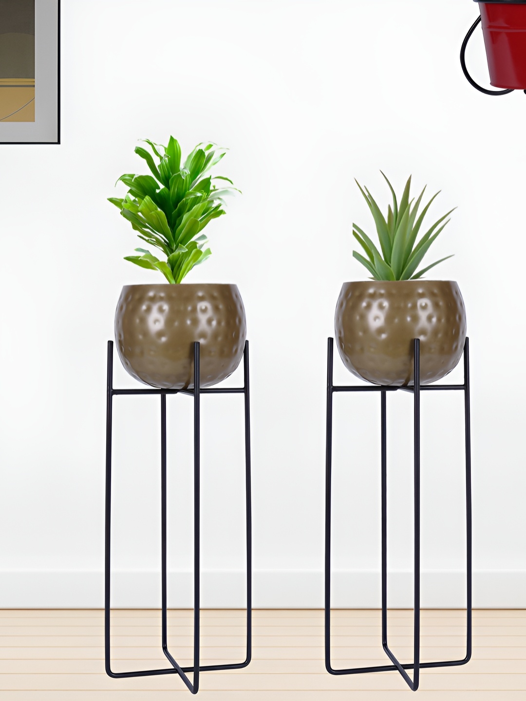 

Homesake Black & Bronze-Toned 2 Pieces Hammered Metal Plant Pot With Stand Planters
