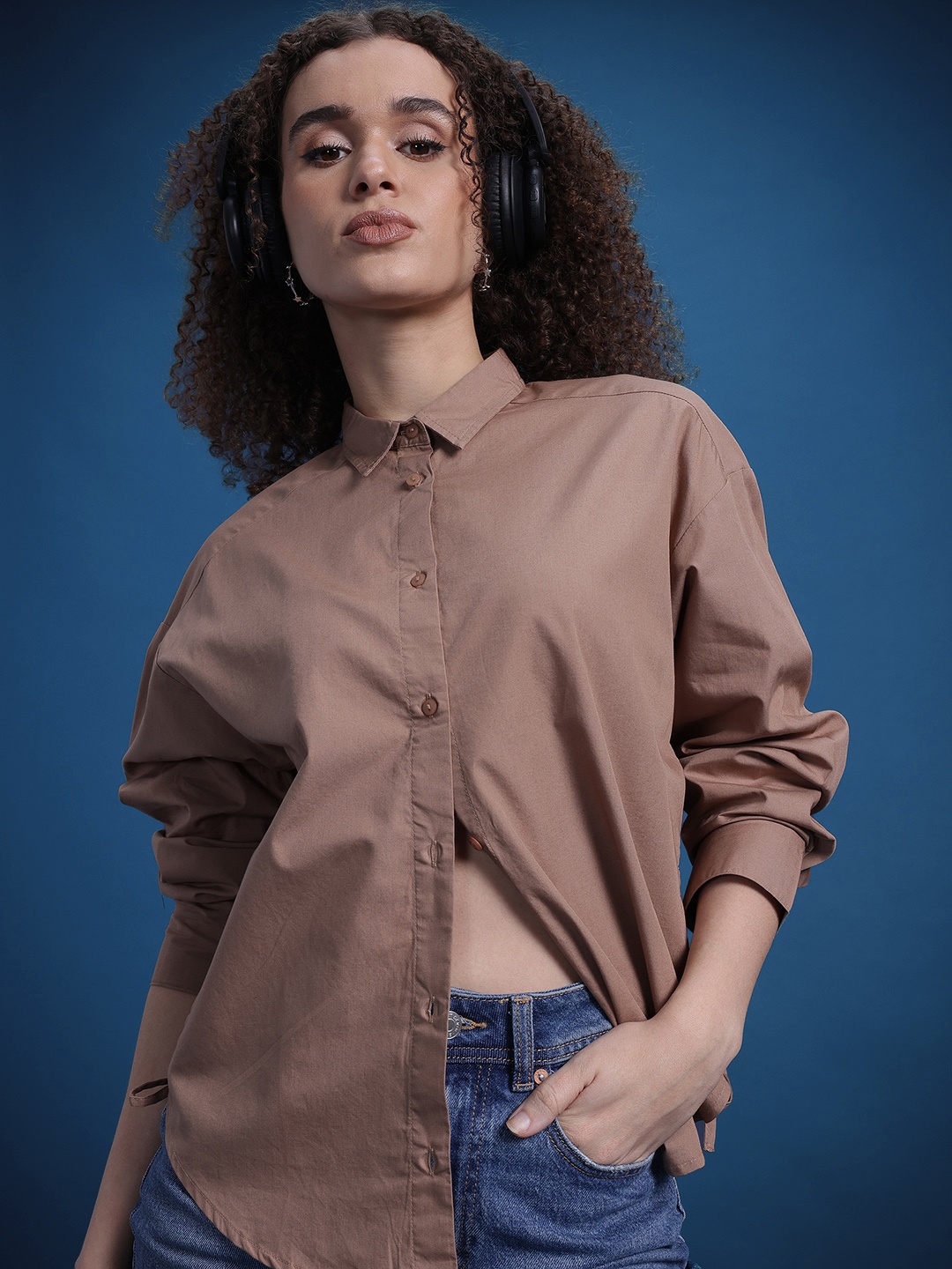 

The Roadster Lifestyle Co. Solid Pure Cotton Casual Shirt with Tie Up Detail, Brown