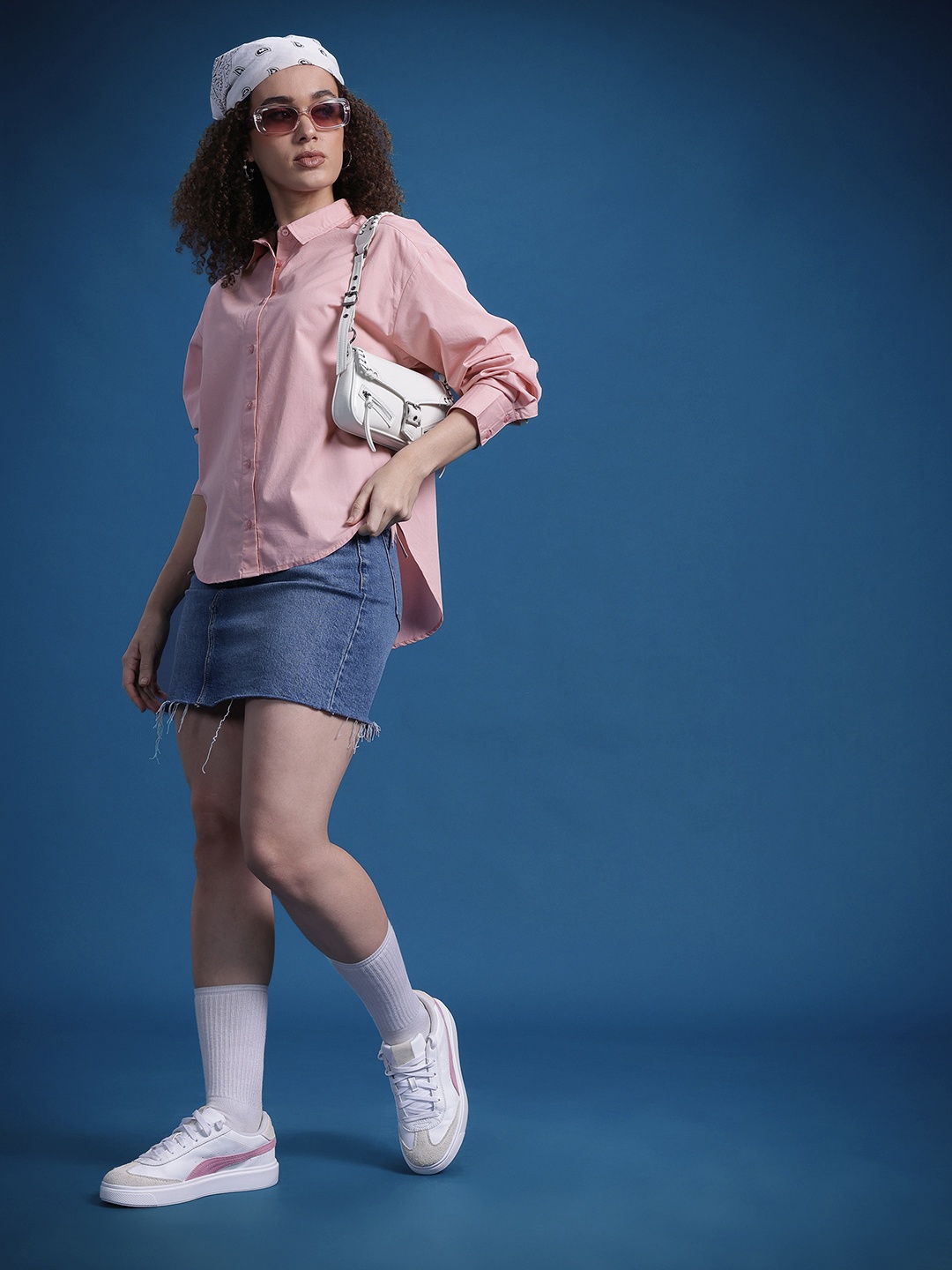 

The Roadster Lifestyle Co. Solid Pure Cotton Casual Shirt with Tie Up Detail, Pink